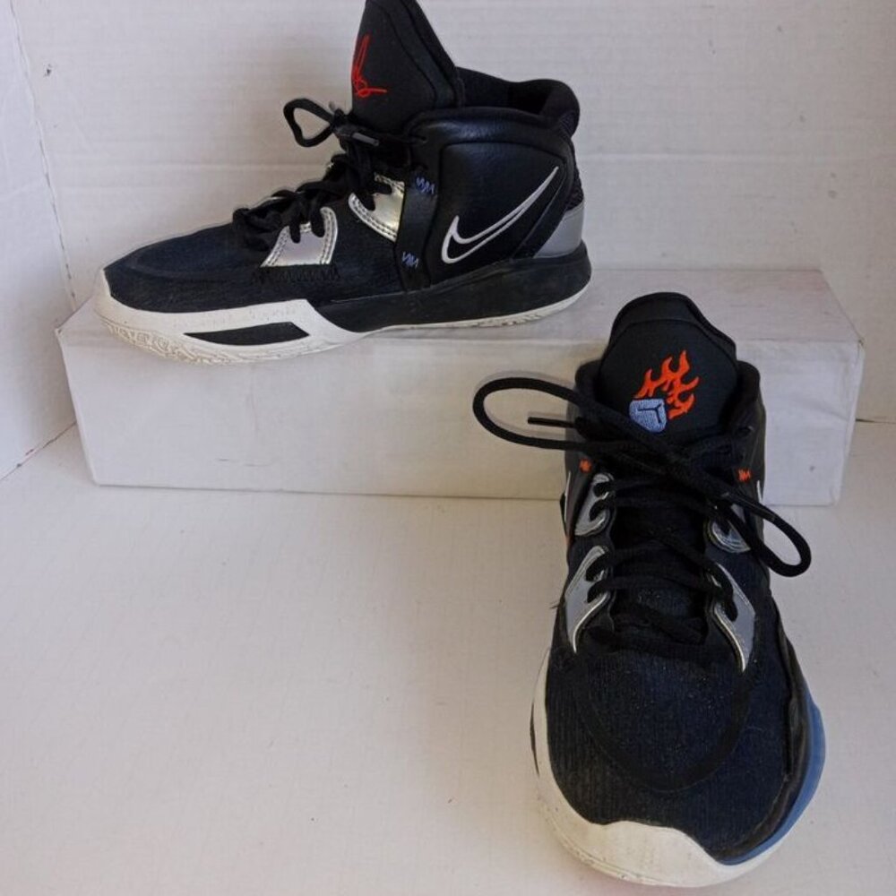 NIKE EUC Kyrie 8 Infinity Fire & Ice Midrise Black/White-Multi Sz 5Y US/37.5 EU
